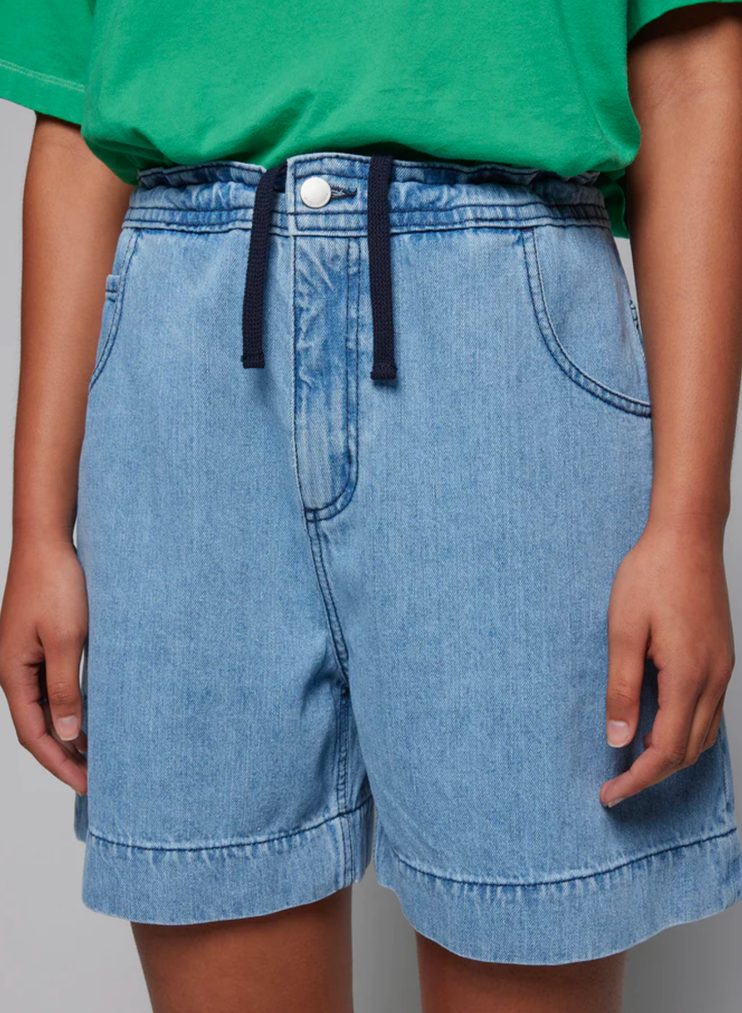 Sophie Drawcord Short in Pebble