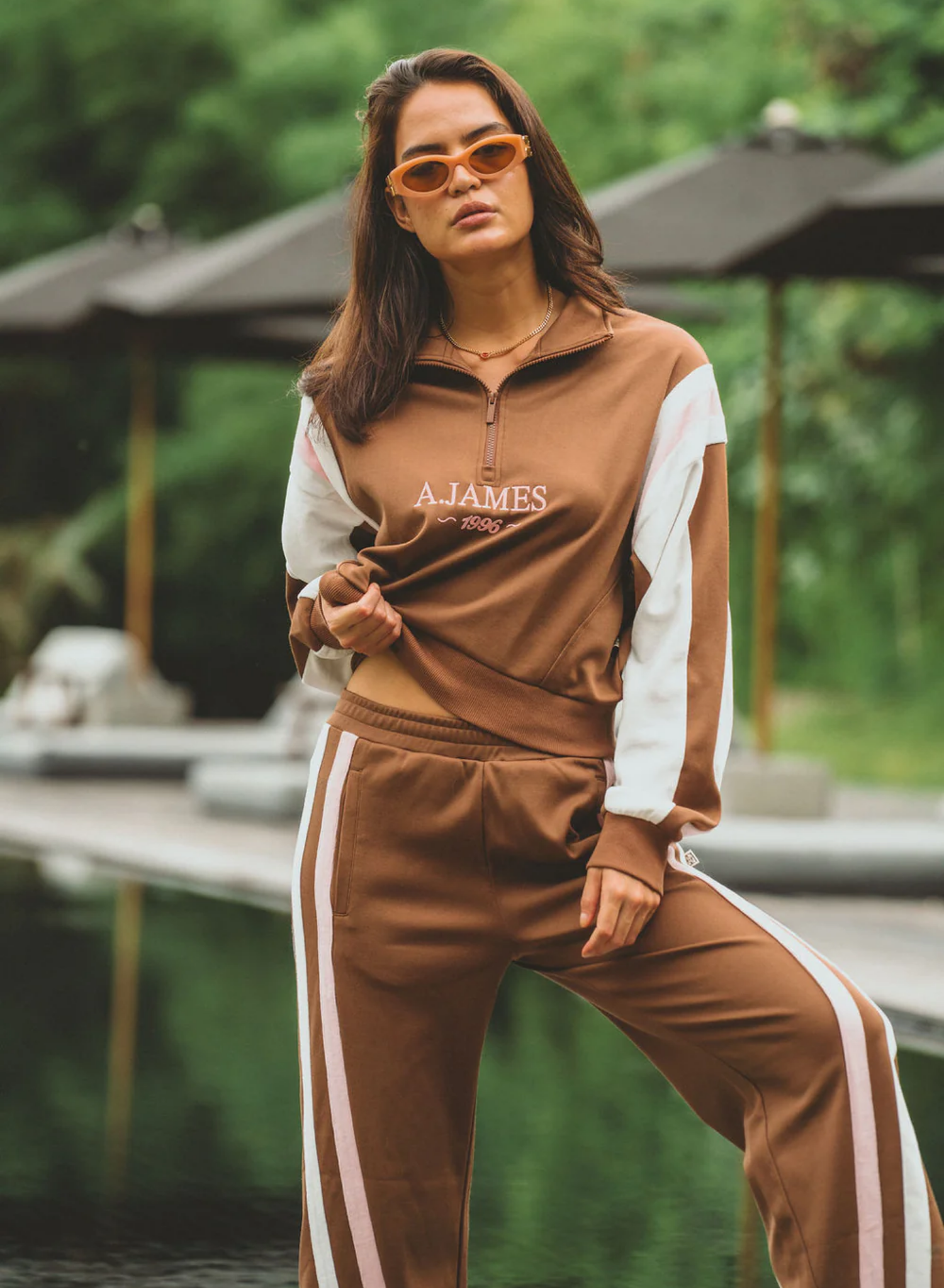 1996 Trackside Sweatshirt in Mocha