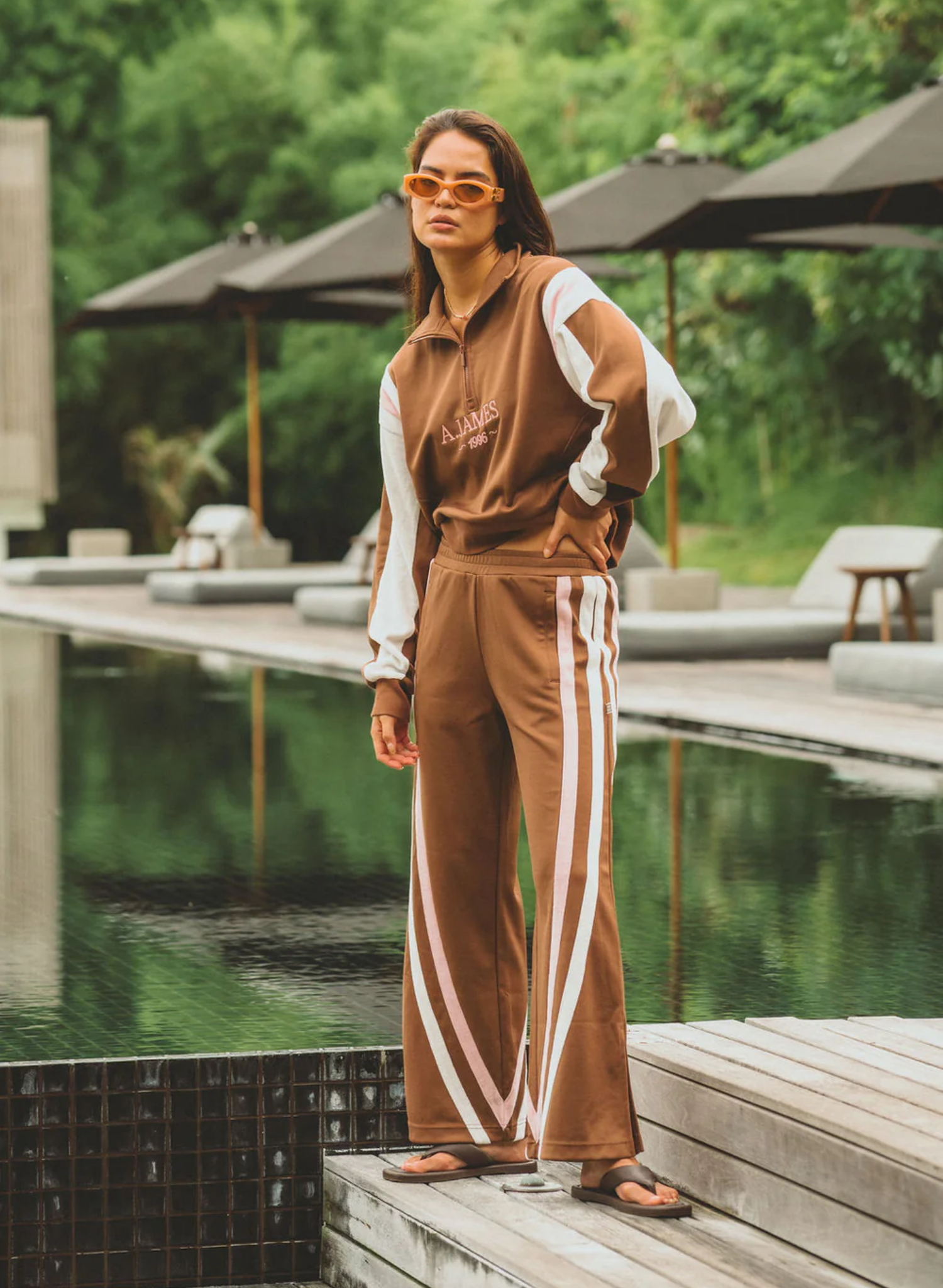 1996 Trackside Sweatshirt in Mocha