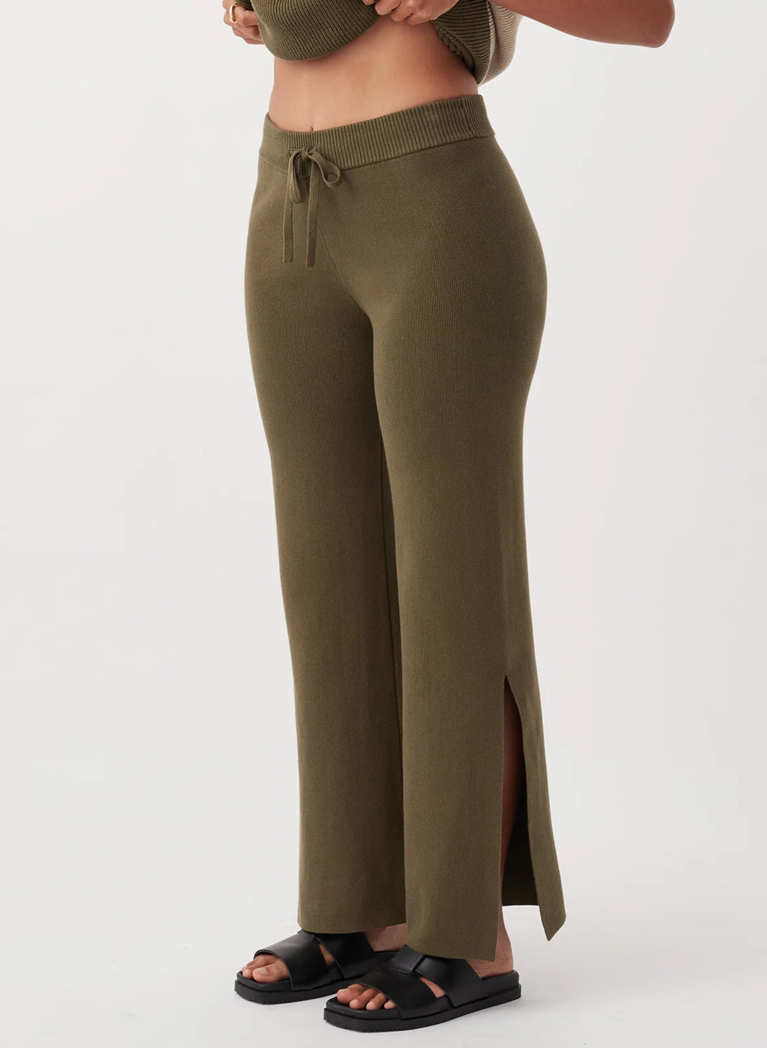 Ria Pant - Olive