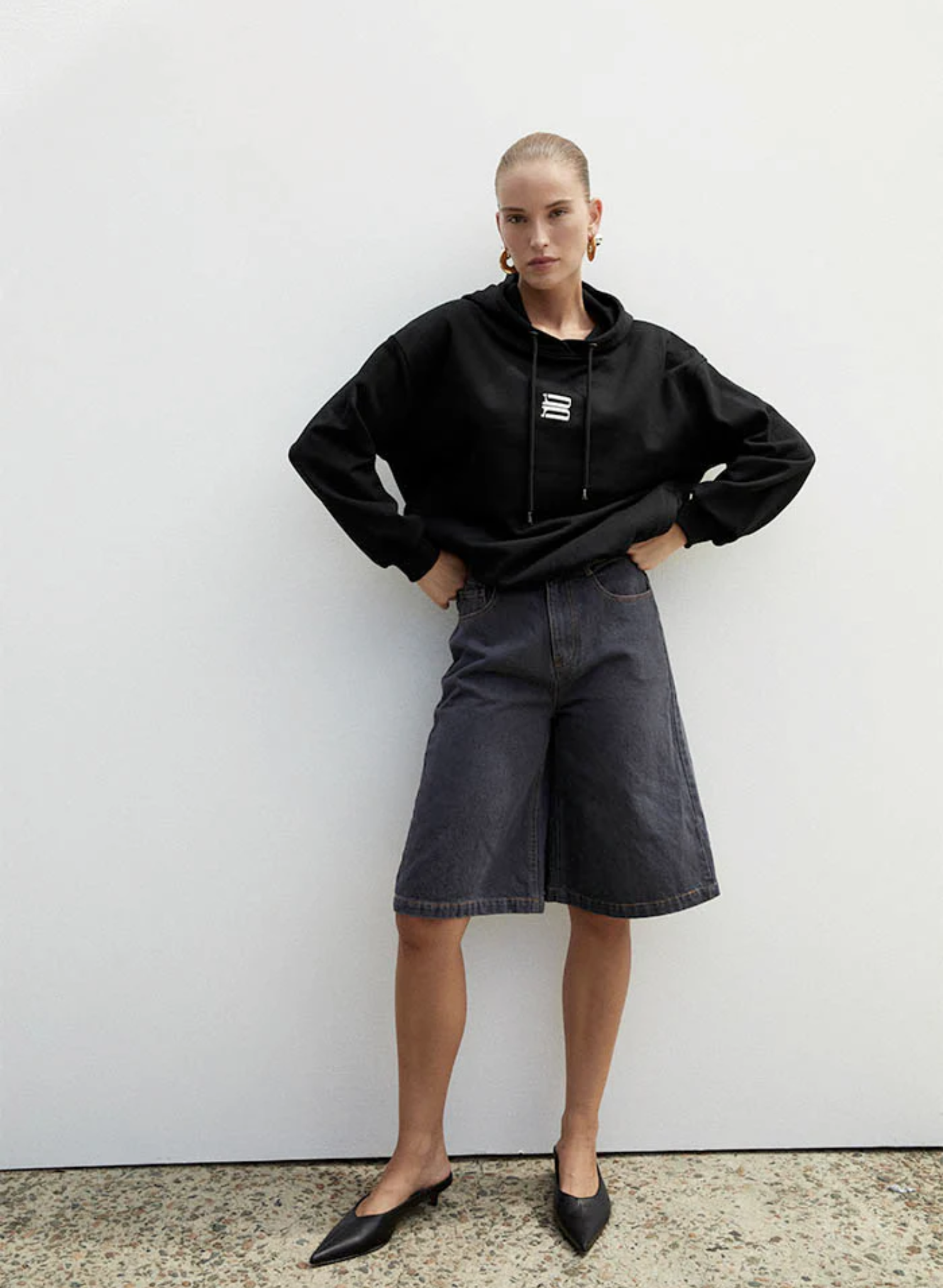 Bambie Hoodie in Black