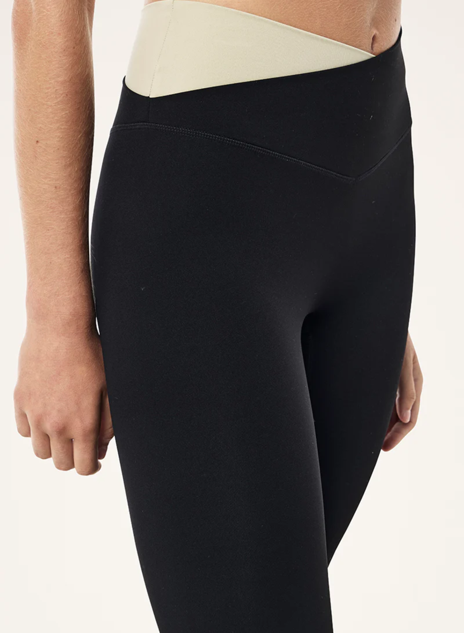 Wander Full Length Legging in Black & Biscuit
