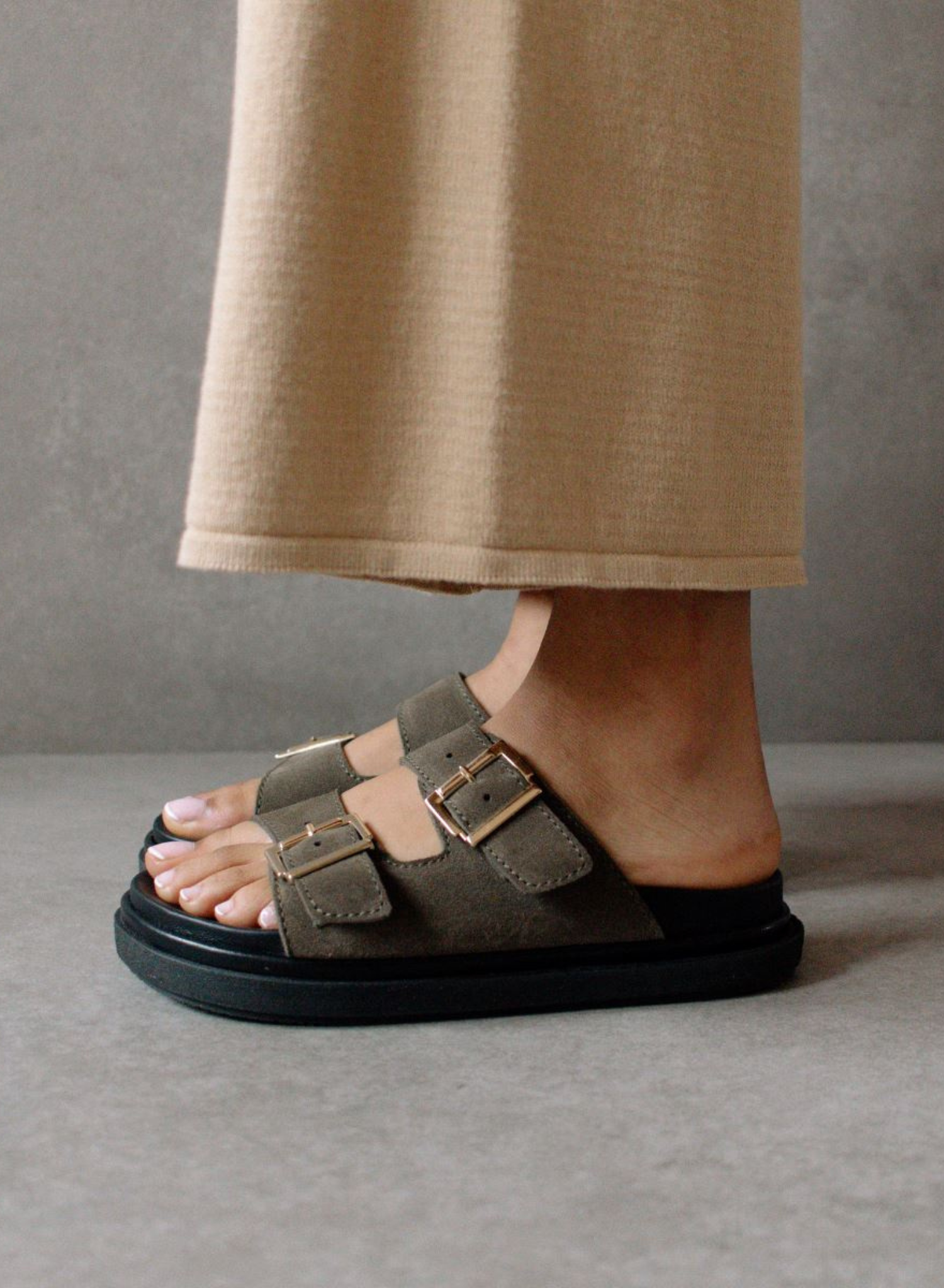 Buckle Strap Suede Sandals in Khaki