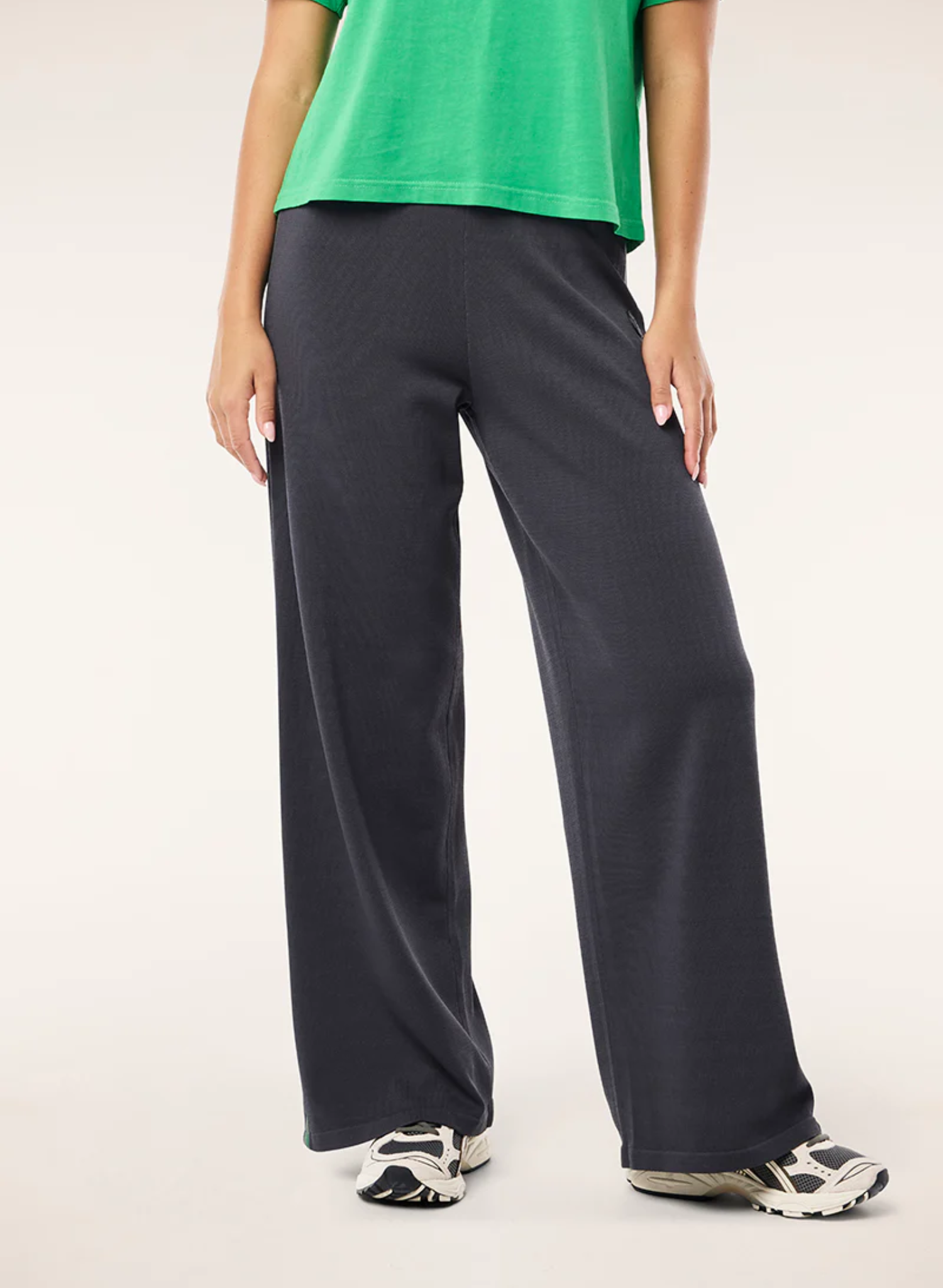 Retreat Pant in Caviar