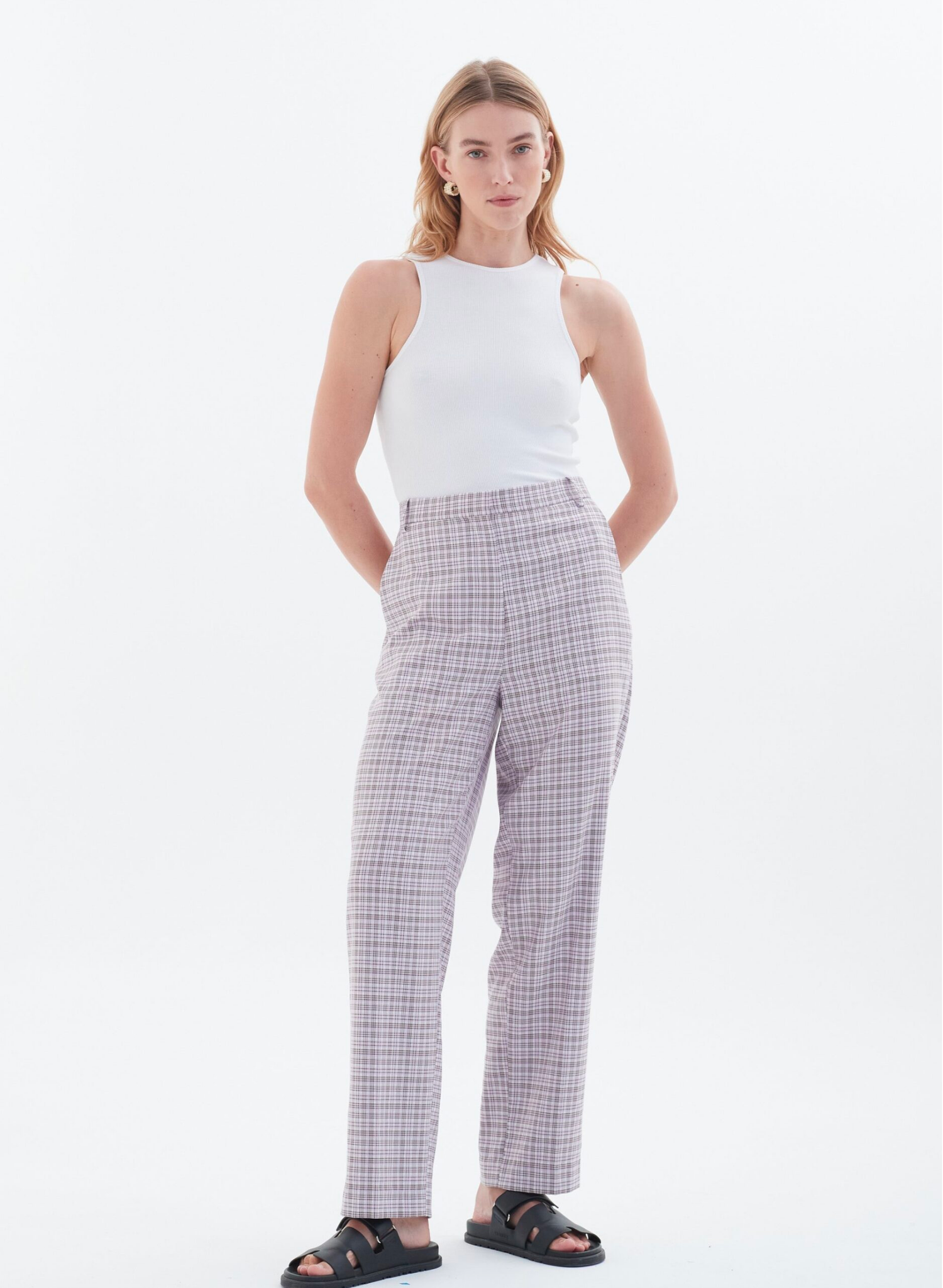 The Jamie Pants made from a cotton blend for comfort features the perfect vintage inspired check, pocket details with button closures, generous belt loops and a relaxed fit leg.