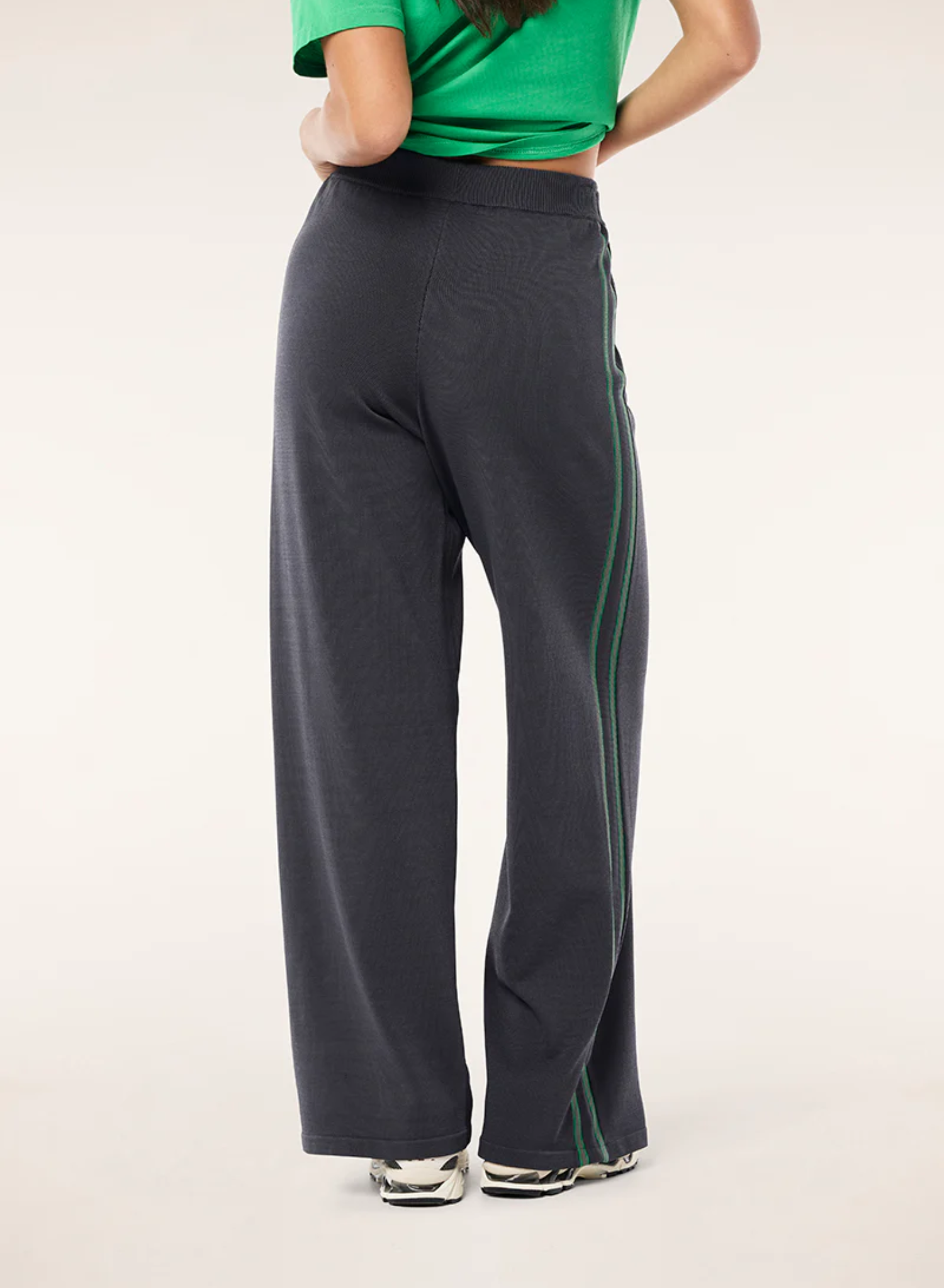 Retreat Pant in Caviar