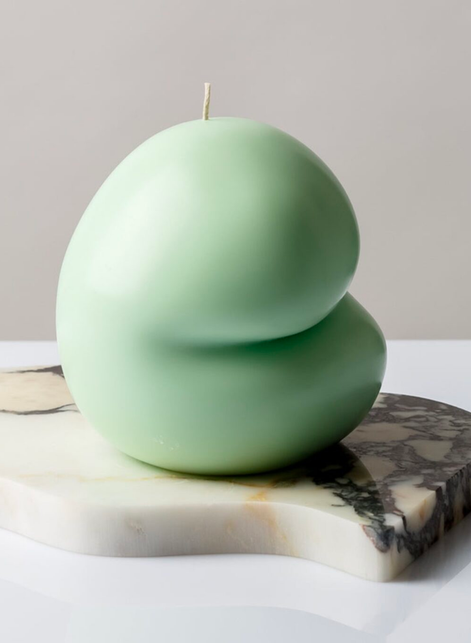 The asymmetrical Tulum Blobbies in Pistachio candle is cute and curious all at once, for seriously stylish home decor that doesn’t take itself too seriously.