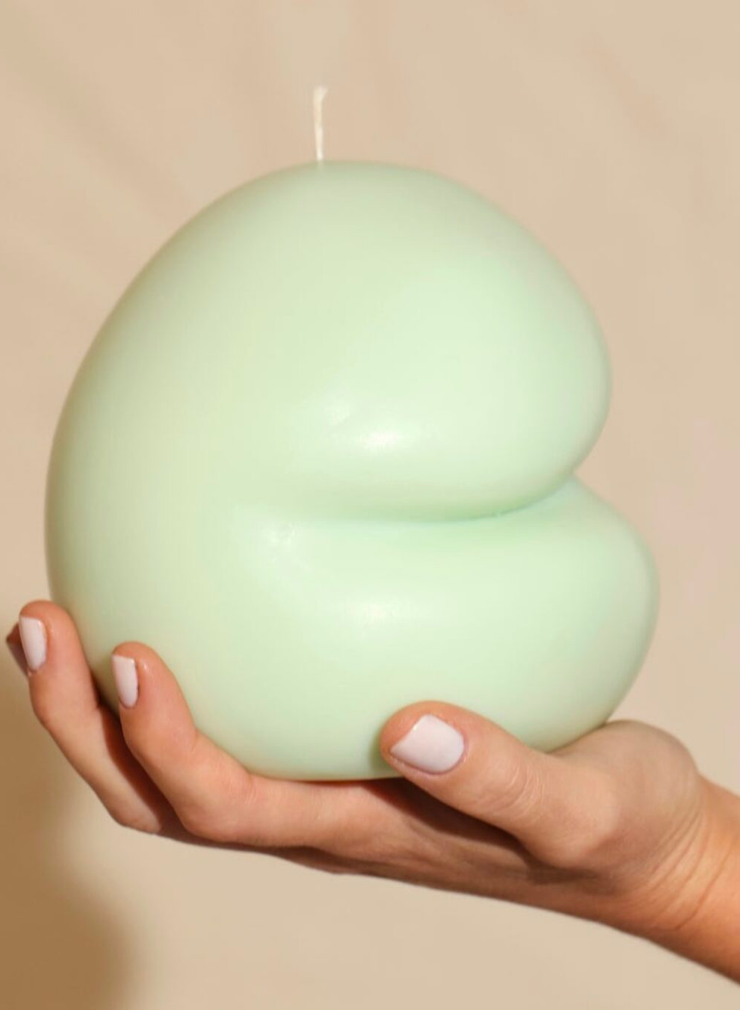 The asymmetrical Tulum Blobbies in Pistachio candle is cute and curious all at once, for seriously stylish home decor that doesn’t take itself too seriously.