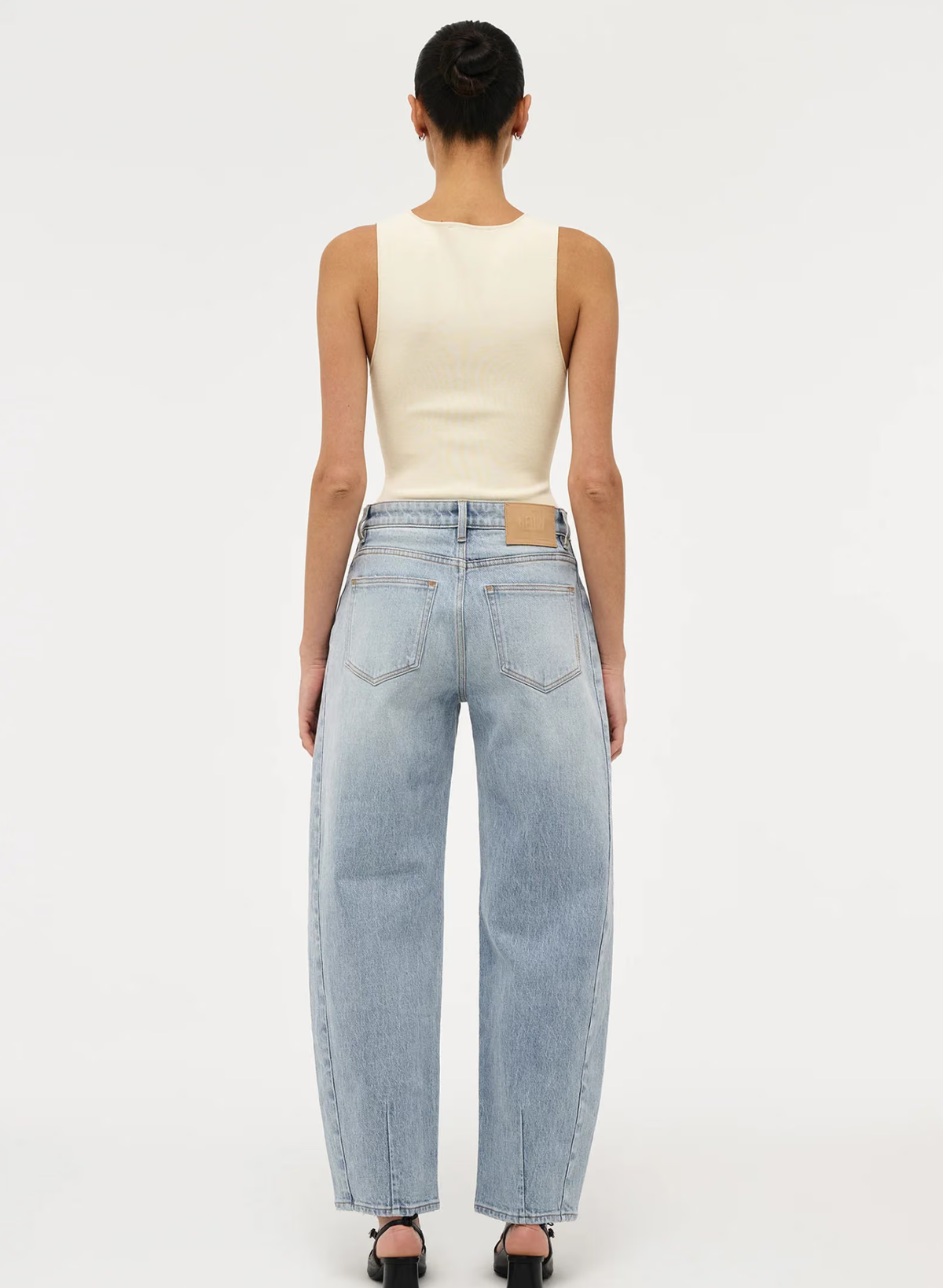 Amber Barrel Jeans - Vogue