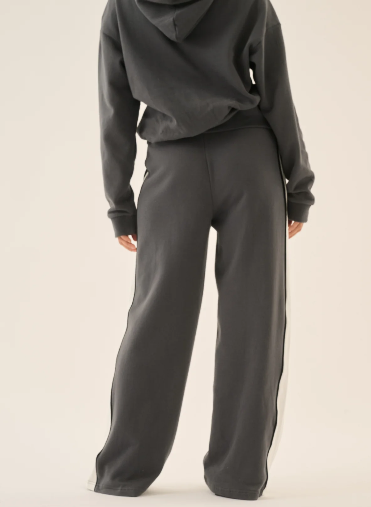 James Trackpant Washed Black