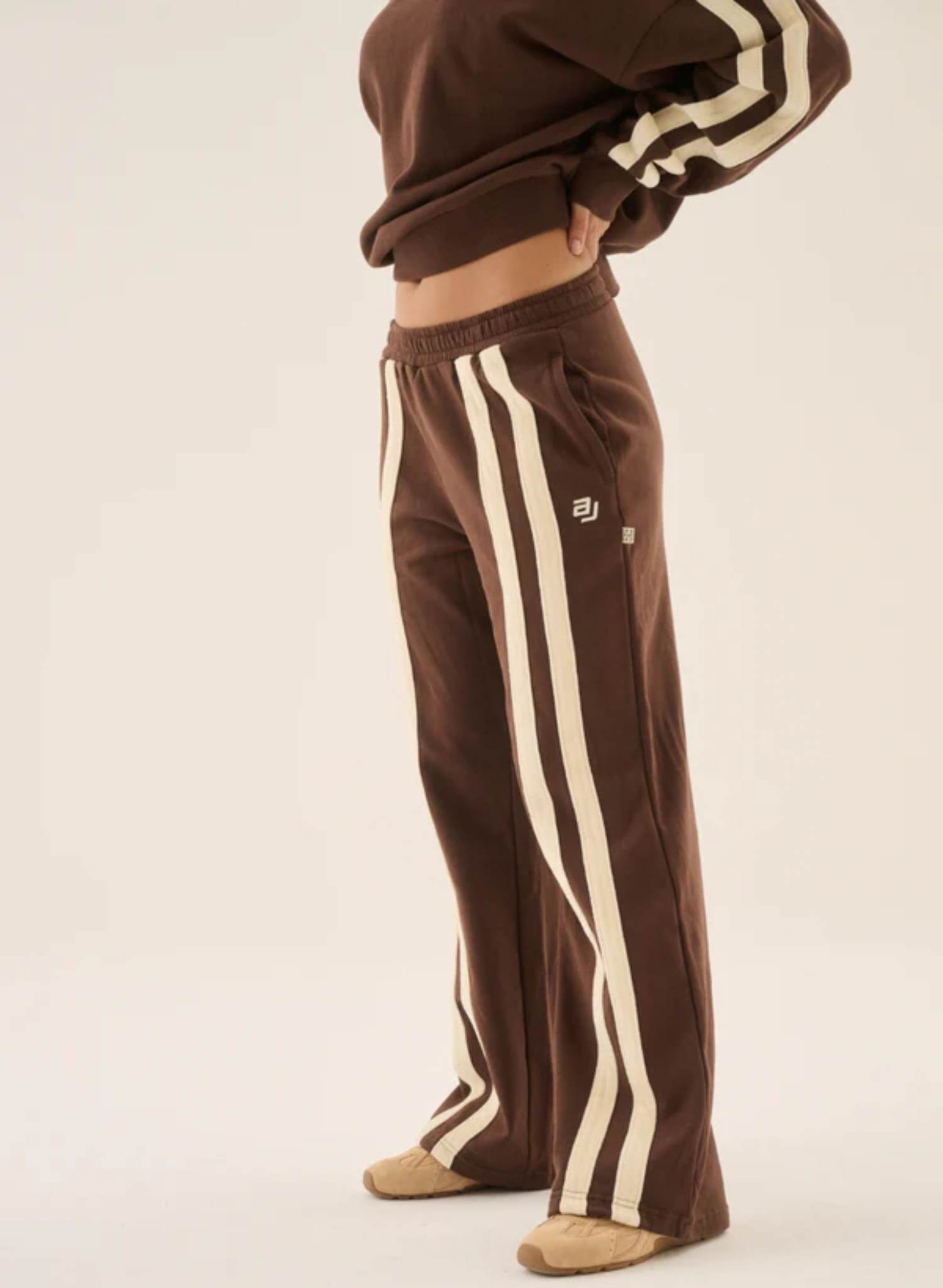 AJ Logo Stripe Trackpant in Chicory Coffee