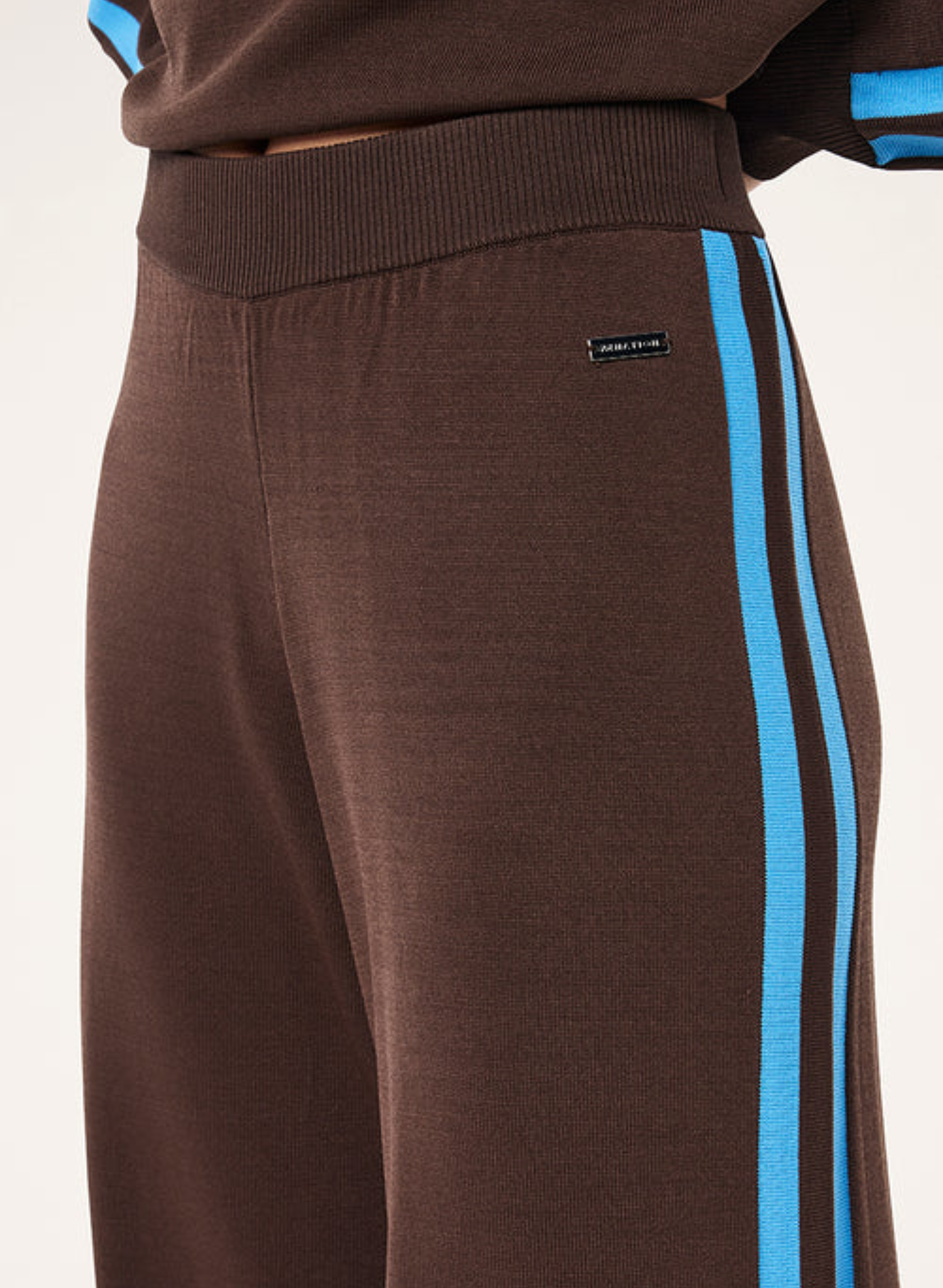 Retreat knit pant in coffee & marina blue