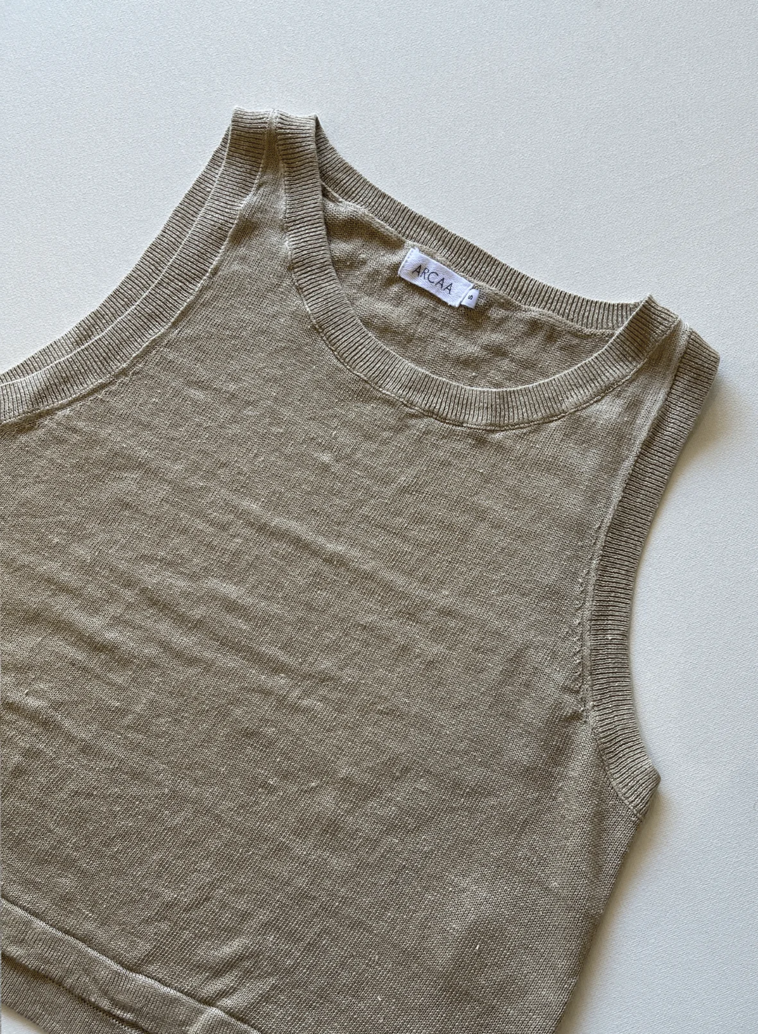 Hugo Tank in Taupe