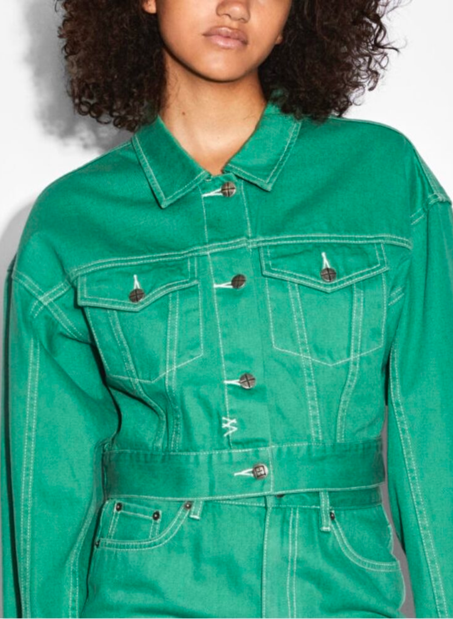 The Billie Jacket Jade is constructed from premium rigid denim in Ksubi’s custom jade colourway. This oversized, cropped trucker jacket features classic denim detailing, contrast white stitching and Ksubi branding. Wear with the ‘Super X Mini Jade’ for a colour coordinated look.