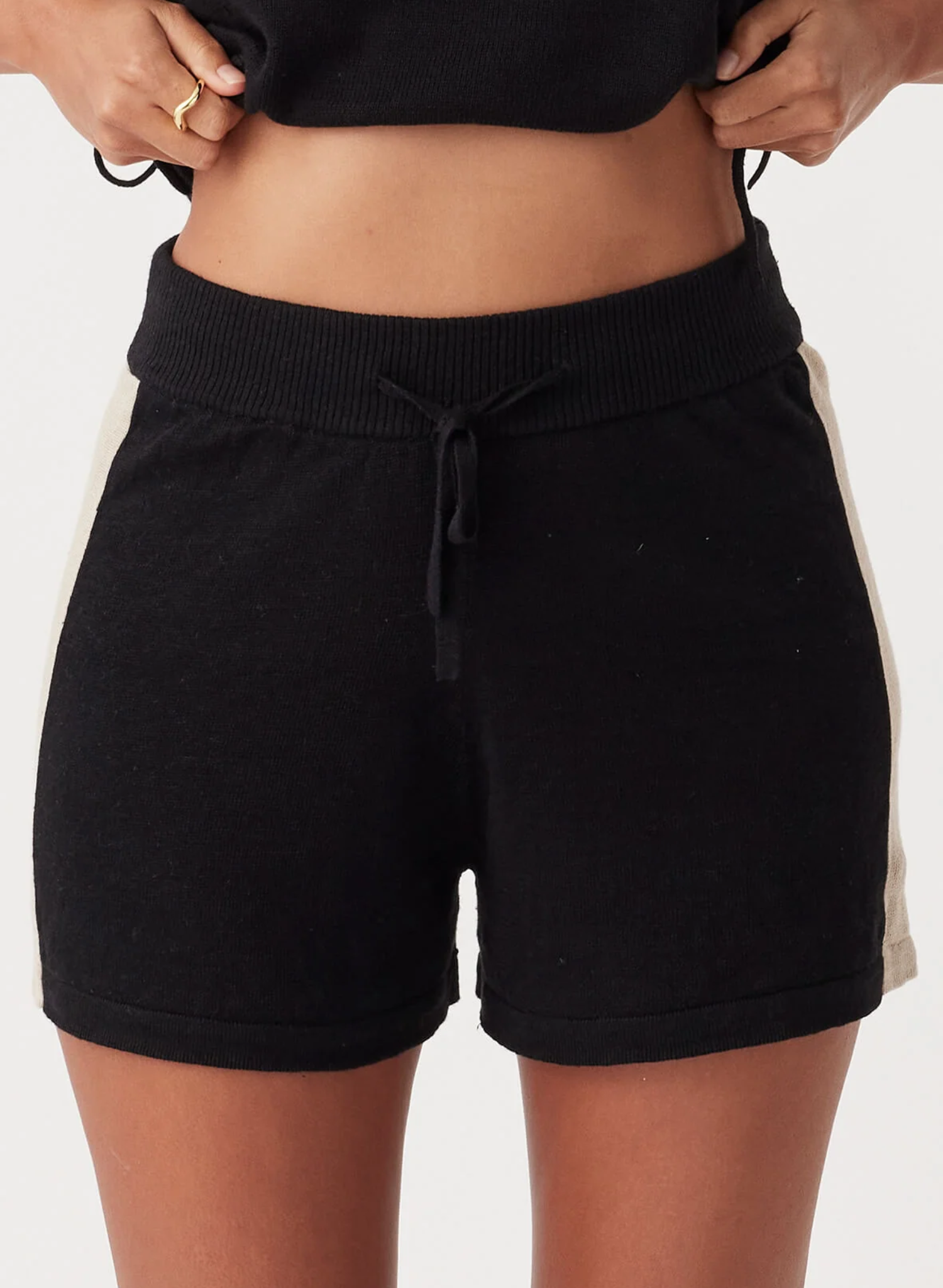 Larri Linen Knit Shorts - Black/Taupe