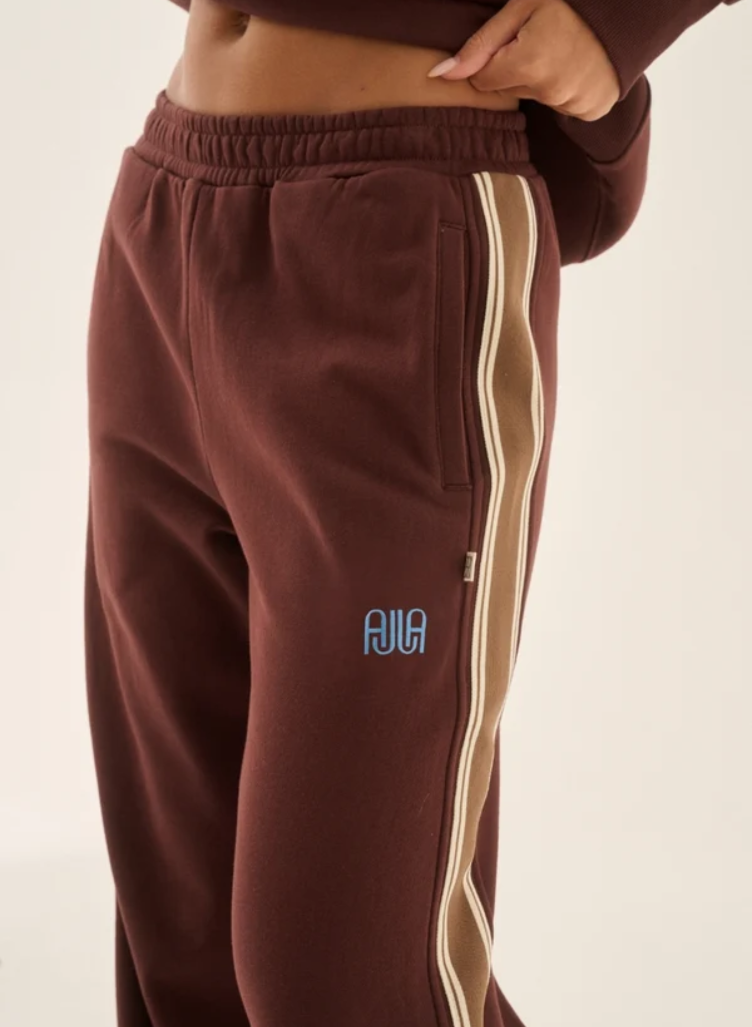 AJJA Trackpant Espresso