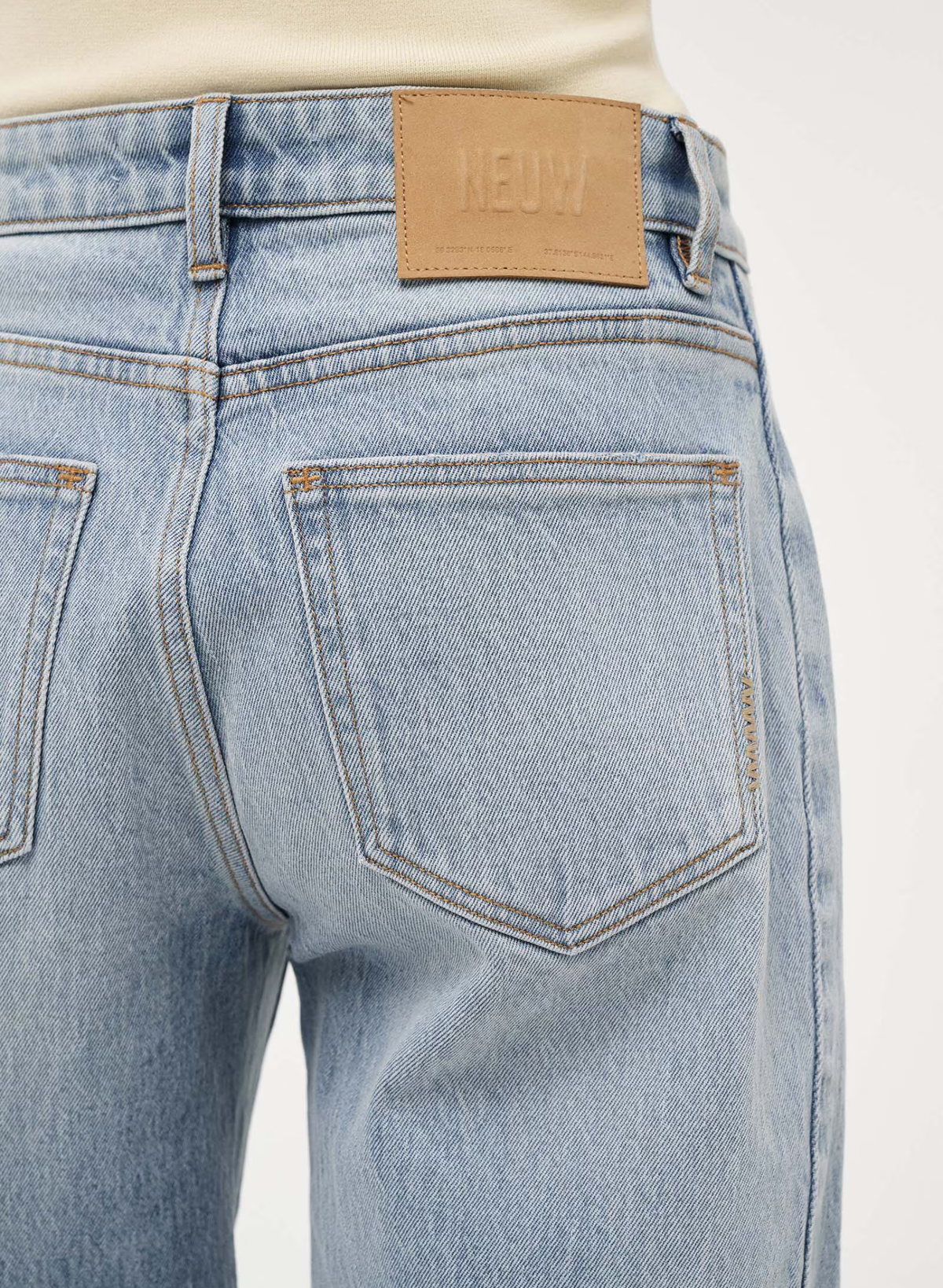 Amber Barrel Jeans - Vogue