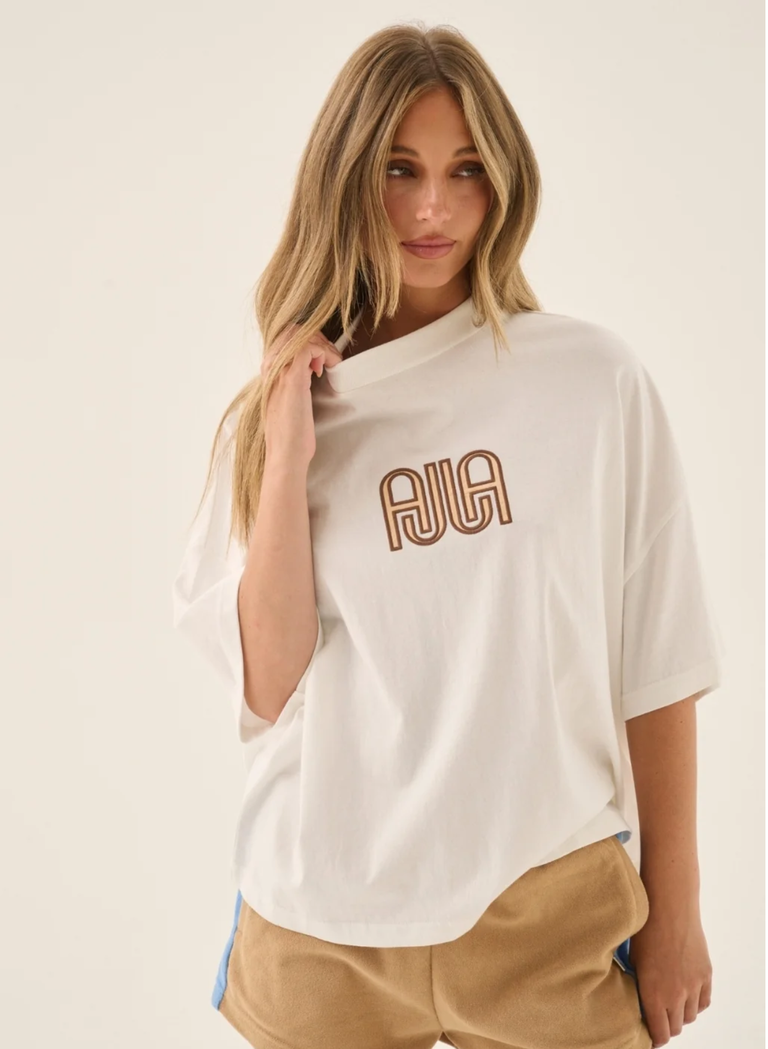 AJJA Oversized Tee Snow